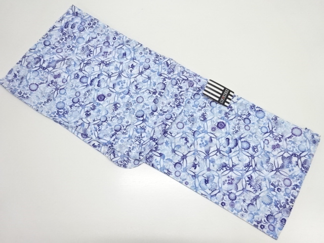 未使用品　輪繋ぎに草花模様浴衣